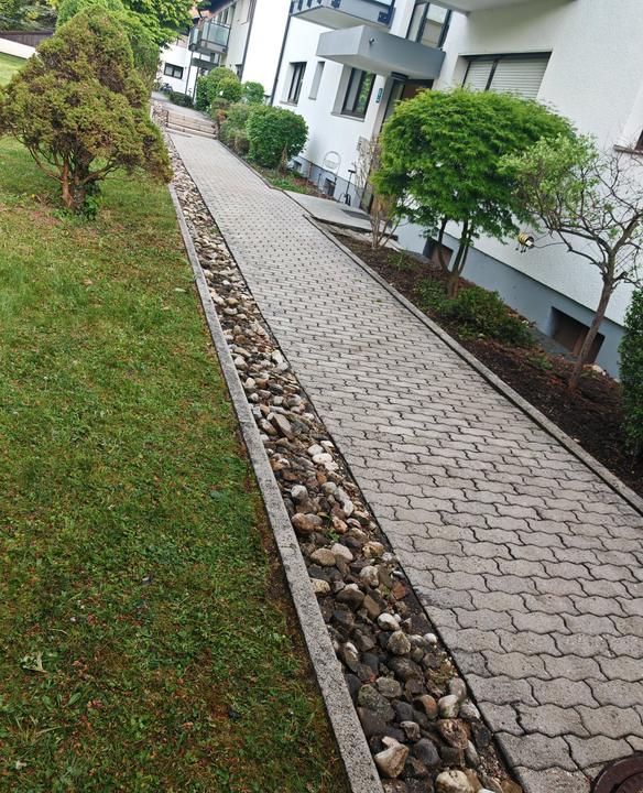 Gehweg · Plattenreinigung – Außenanlagen in Fürstenfeldbruck