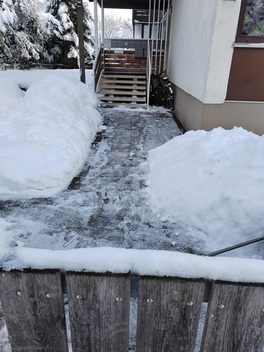 Winterdienst · Zugang geräumt – Winterdienst in Fürstenfeldbruck